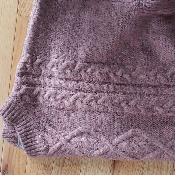 Plus size sweater - Picture 2 of 6